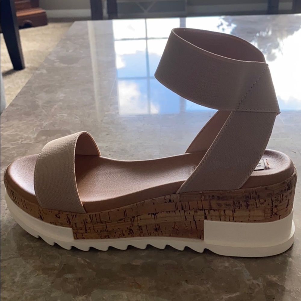Brand New Steve Madden sandals size 7